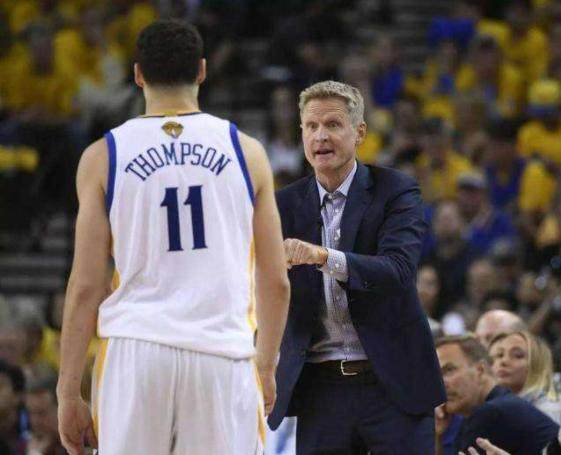 回防路线与 回防路线与