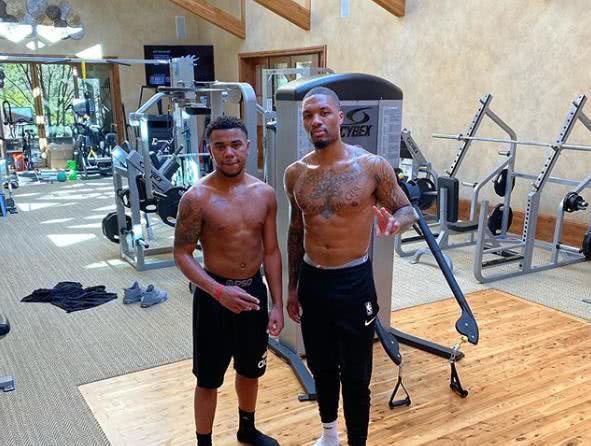 中锋既能 中锋既能